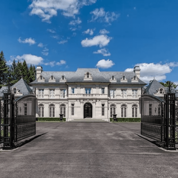 luxury homes for sale in mississauga